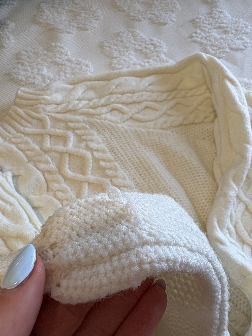 Classic Cable-Knit White Women's Sweater - Picture 6 of 7